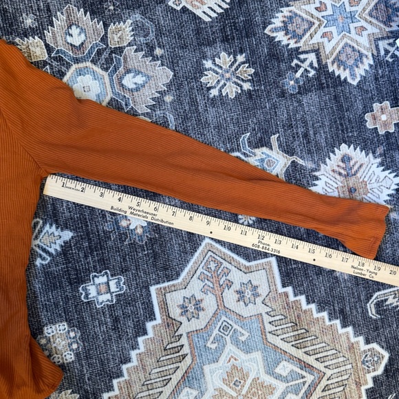 NWT Lulus Women’s Orange Mockneck Ribbed Snap Closure Bodysuit Size Medium - Picture 10 of 10